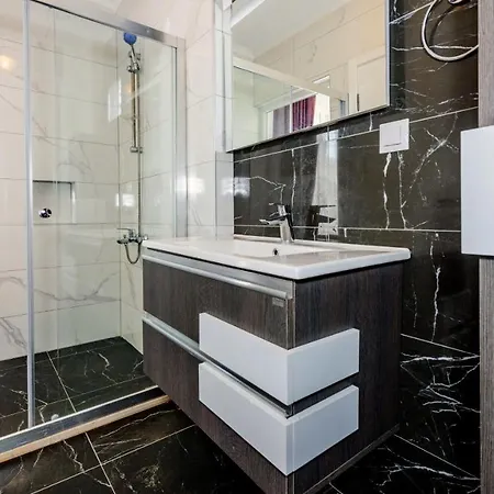La Vida - 4 Bedroom Holiday In Hisaroenue Oeluedeniz